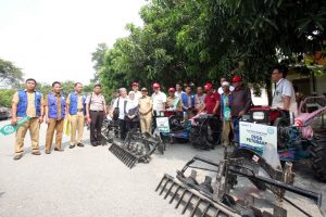 Communities Receive Hand Tractors from APRIL